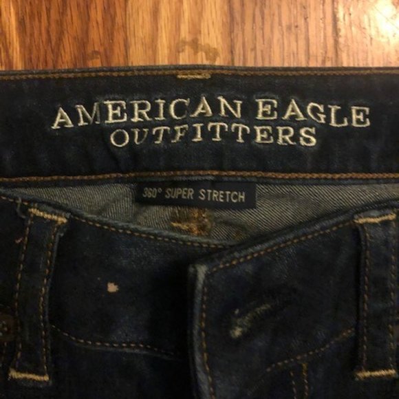 American Eagle SKINNY Kick WOMEN'S Short Jeans - Picture 2 of 12
